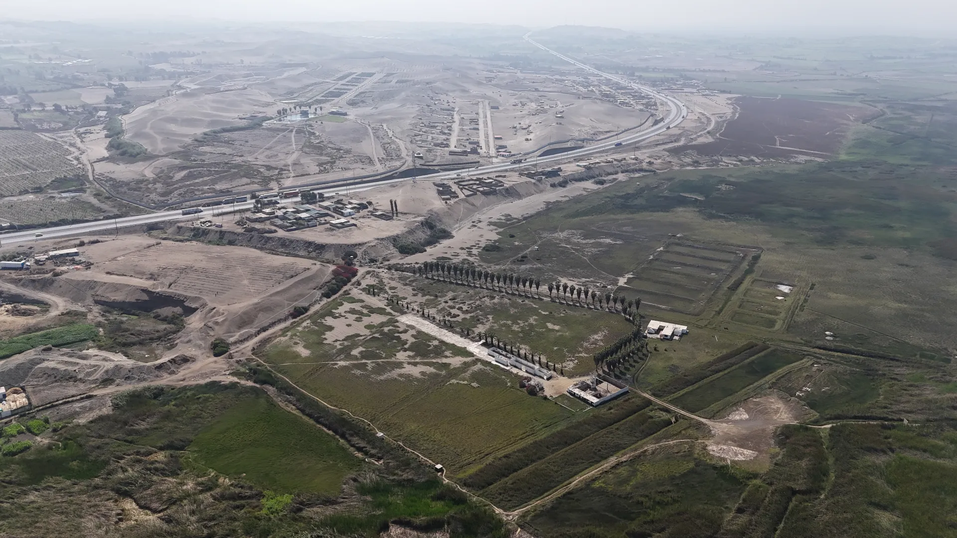 Vista aérea del terreno en Végueta, completamente plano y despejado